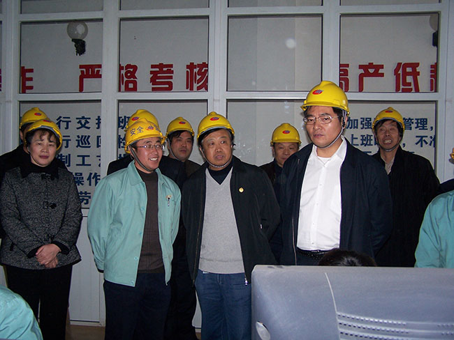 2007年1月11日，張家港市委書記黃欽到集團核心企業華昌化工考察