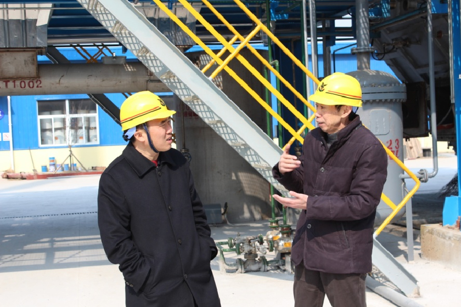 2015年2月13日，市副市長黃亞平現場查看華瑞綜合利用及二期焚燒項目建設情況