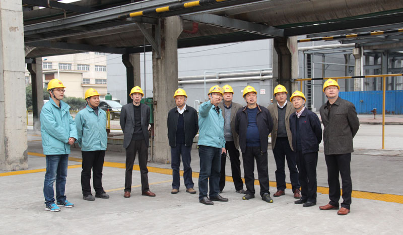 2015年11月20日下午，華昌前任領導唐德生、葉炳蒼、龐偉中一同來華昌化工參觀新項目。