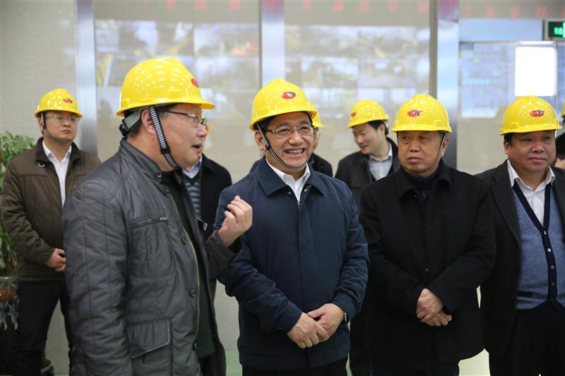 2015年12月30日下午，蘇州市副市長徐美健帶領消防、安監等部門的負責人來華昌化工進行節前安全生產檢查工作。